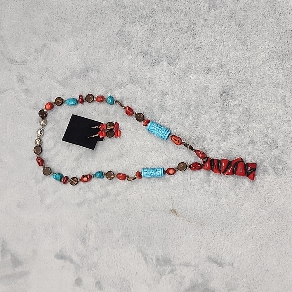 Necklace and earrings set